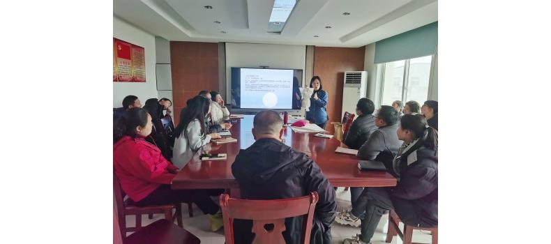 熱烈歡迎武漢紡織大學(xué)服裝學(xué)院張丹教授蒞臨授課指導(dǎo)！